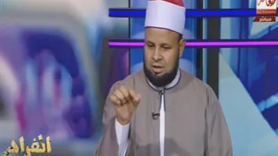 عالم أزهري: 