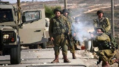 إصابة 4 فلسطينيين برصاص جيش الاحتلال الإسرائيلي شرق قطاع غزة 