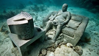  أغرب 10 تماثيل في العالم على الأطلاق