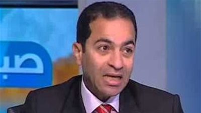 خبير اقتصادي: تخفيض قيمة الجنيه أدى إلى زيادة العبء على المواطن