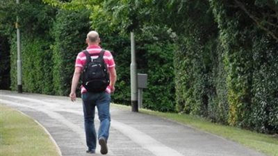 المشي ساعة بعد 8 ساعات في المكتب تقي الموظف من الموت المبكر