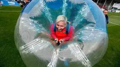 بالصور.. نجوم برشلونة يستعدون لبطل اسكتلندا في 