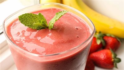  طريقة تحضير شراب الفراولة واليانسون المثلج اللذيذ