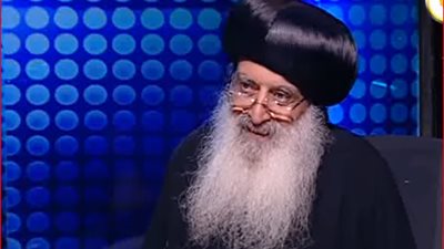 الأنبا بولا يتوجه صباحا للتوقيع على النسخة النهائية لقانون بناء الكنائس (فيديو)