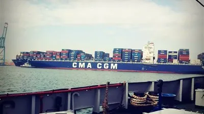 25 سفينة في انتظار الدخول لميناء دمياط 