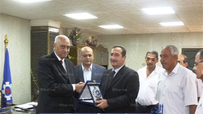 الهياتمى ورئيس قطاع الري يناقشون مشاكل الصرف الزراعي والمياه بالسويس