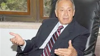 وزير الاقتصاد الأسبق يقدم الحل لمواجهة أزمة الدولار