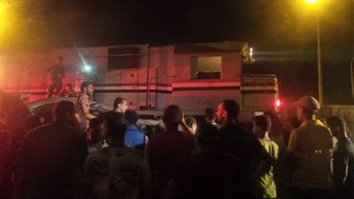 مصرع مواطن وابنته وإصابة 2 آخرين في حادث تصادم قطار بسيارة بالإسكندرية (صور)