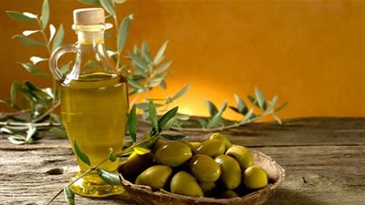 تعرفي على الاستخدمات الجمالية لزيت الزيتون