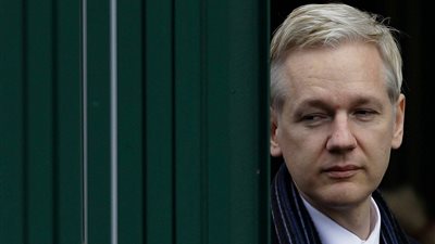 مؤسس ويكليكس يكشف تورط كلنتون فى قضايا تصدير سلاح لداعش بسوريا 