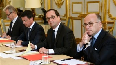 أولاند يترأس اجتماعا جديدا لمجلس الدفاع في الإليزيه