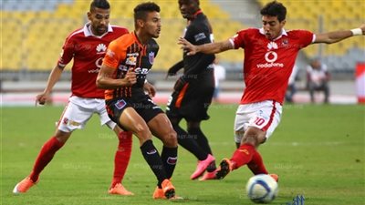 الكاف يعلن حكام مباراتي الأهلي أمام أسيك وزيسكو بدوري الأبطال