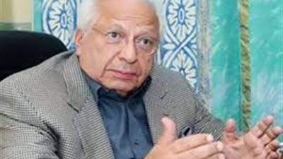 أحمد عكاشة: 