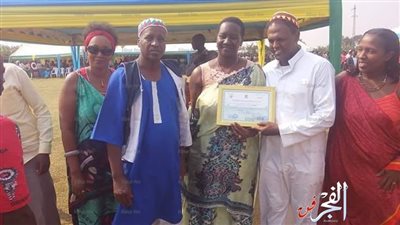 وزير ثقافة رواندا يكرم فرقه 