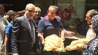 ضبط 5 طن دقيق مهرب قبل بيعه بالسوق السوداء في الفيوم 