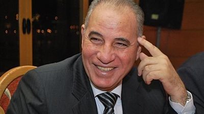 مصطفى بكري: 