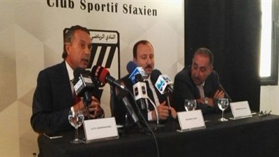 رئيس الصفاقسي يرحل بعد انتهاء صفقة الأهلي المنتظرة 