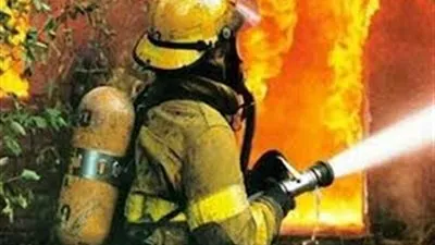 اشتعال النيران بكمية من القمامة بجوار محبس غاز بشبرا الخيمة