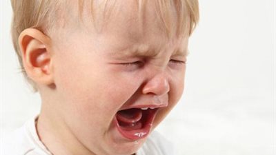 4 طرق فعالة للتعامل مع نوبات بكاء الاطفال