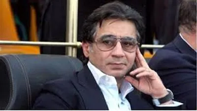 مواجهة ساخنة بين ممثل 