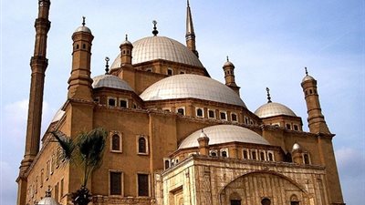 رئيس هيئة الآثار الإسلامية يكشف أسباب هبوط جدران قلعة محمد علي (فيديو)