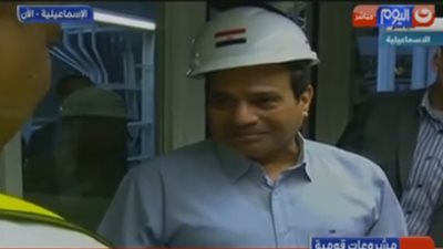 ‏السيسي‬ لأحد العمال: 