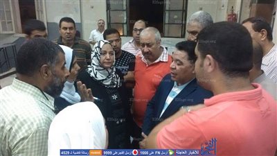 وكيل صحة الشرقية يطمئن علي ممرضة أجريت عملية الزائدة أثناء عملها ..(صور)