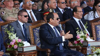 الرئيس يشهد الاحتفال بذكرى افتتاح قناة السيوس الجديدة 