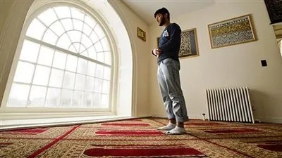 حكم أداء صلاة الفرض في غير وقتها (فيديو)