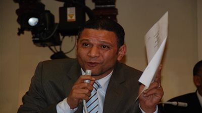 برلماني معترضًا قانون منح الجنسية: 