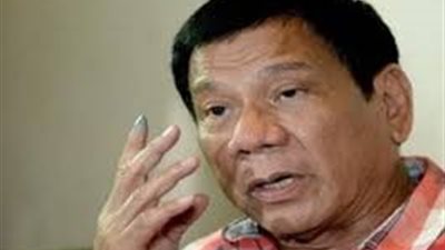 الرئيس الفلبيني يكشف أسماء ساسة وقضاة يشتبه بتورطهم في تجارة المخدرات