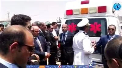 طلاب جامعة زويل وزوجته يصلون الجنازة عليه بالمدينة قبل تشييع جثمانه لمثواه الأخير.. (فيديو)