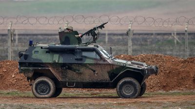 حرس الحدود التركي يفتح النار على لاجئين أكراد ويقتل شخصًا