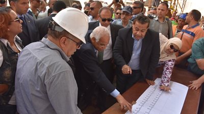 إنشاء كوبري مشاة علوي أمام 