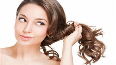  فوائد هامة للموز والأفوكادو يساعدان على ترطيب الشعر وحمايته من الجفاف