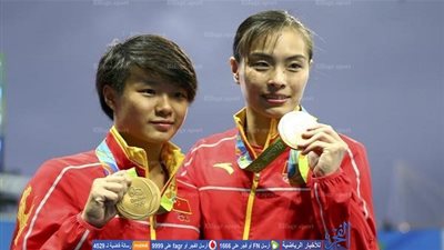 الصينية مينشيا تحقق إنجازًا تاريخيًا في منافسات الغطس