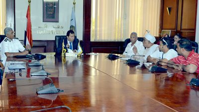 محافظ الأقصر يؤكد.. قرار حظر سير التوك توك بالطرق السريعة منعًا للحوادث (صور)