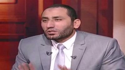 داعية إسلامي يرد على سيدة تبكى من ضرب زوجها لها بسبب بخله..(صور)
