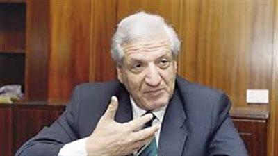 خبير اقتصادي: توحيد سعر الصرف سبيلنا للخروج من الأزمة 