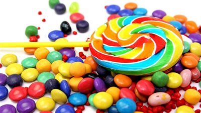  تحذير.. منكهات وملونات أطعمة الأطفال تعرضهم لمخاطر صحية على المدى البعيد