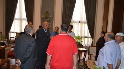 الوزير والموظفة.. نائب: مشكلة بين 