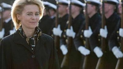  وزيرة الدفاع الألمانية تعتزم زيادة عدد القيادات النسائية بالجيش