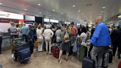 تحذيرات من وجود قنابل على متن طائرتين في مطار بروكسل