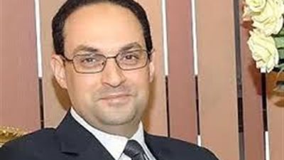 رئيس المركزي للإدارة: في مصر موظفا لكل 13 مواطن.. والأخير لا يشعر بتحسن