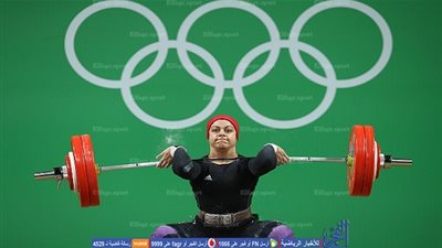 شوبير مهنئا الشعب المصرى بميدالية سارة سمير: عملوها البنات