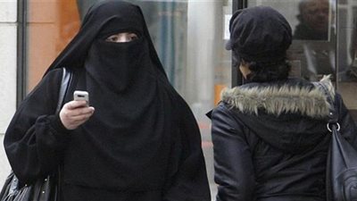 نائب ألماني: حظر البرقع يتعارض مع الدستور