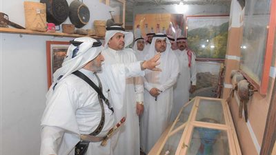 محافظ النماص يزور متحف سالم يحيى التراثي