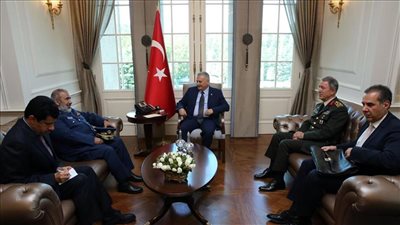رئيس الوزراء التركي يستقبل رئيس الأركان القطري بأنقرة