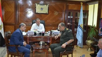 محافظ كفرالشيخ يبحث تطوير بحيرة البرلس مع قيادات القوات المسلحة (صور وفيديو)
