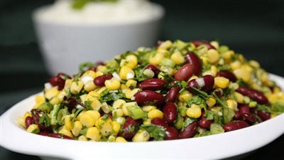 طريقة عمل سلطة الذرة بالفاصوليا الحمراء الشهية